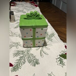 Sandra Magsamen 1-800 Flowers Chr  Gift Box Ceramic Candle Trinket 6”